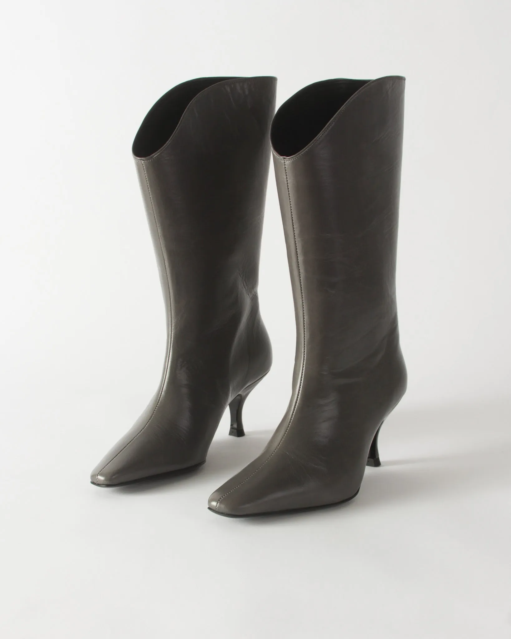 Curved Boot Leather Ematite