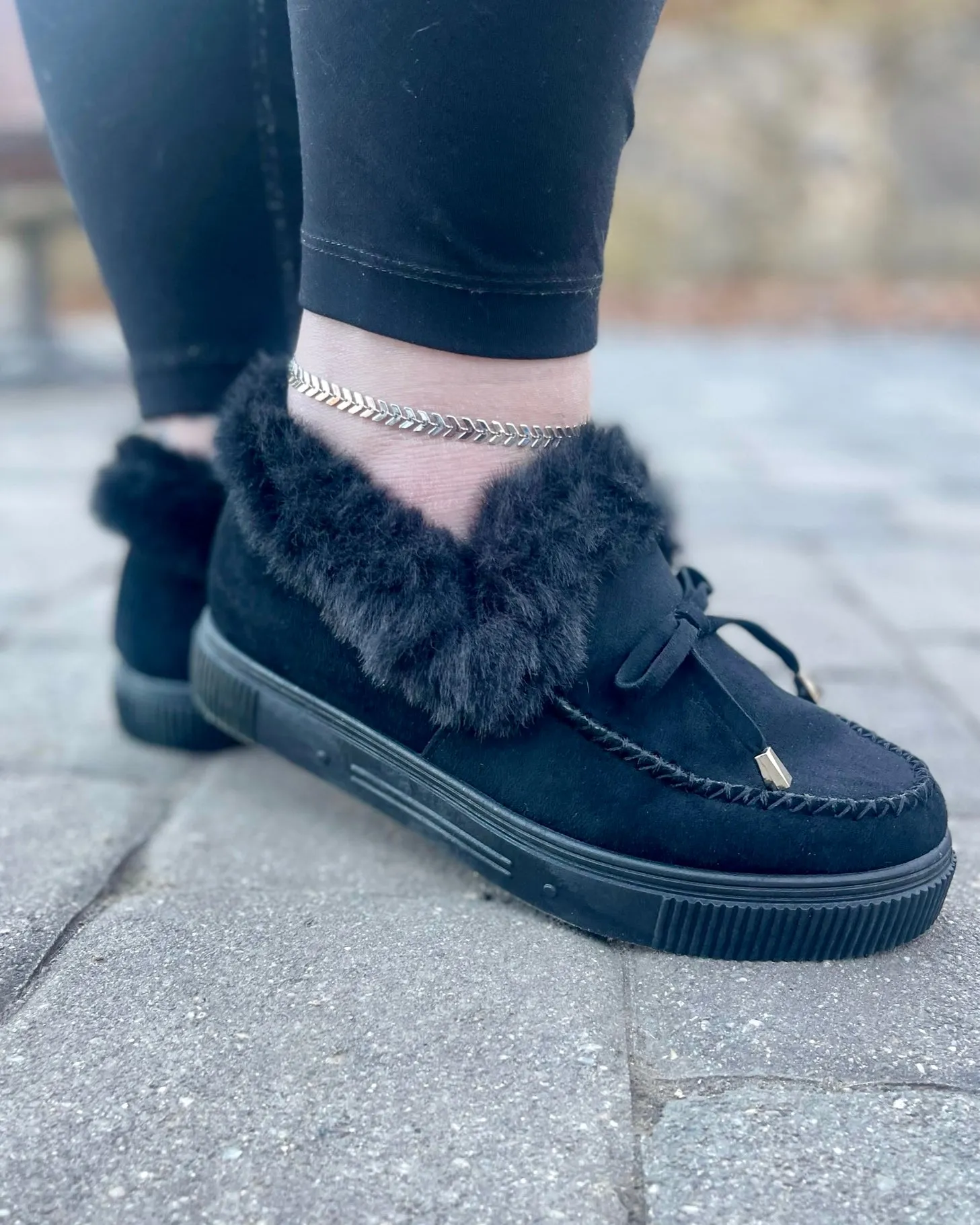 fur lined slip-on shoes | black