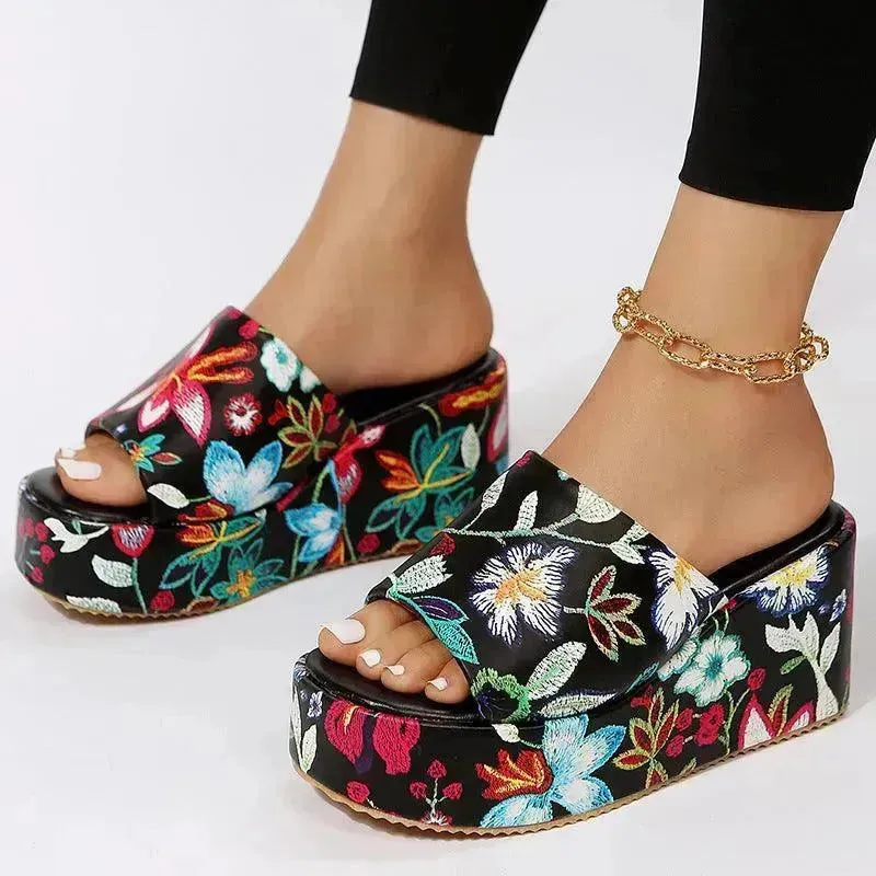 New Round Toe Wedge Embroidered Classic Embroidery Slippers For Women